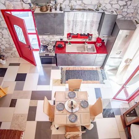 Anastasia Μηνιά