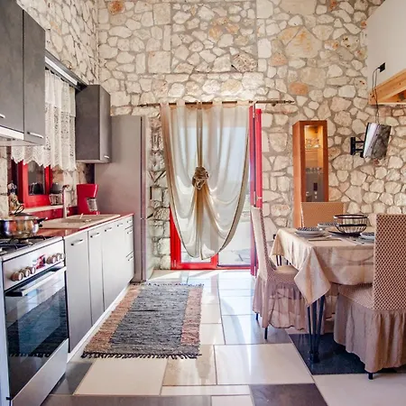 Βίλα Anastasia Μηνιά