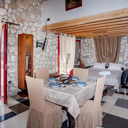 Anastasia Villa *