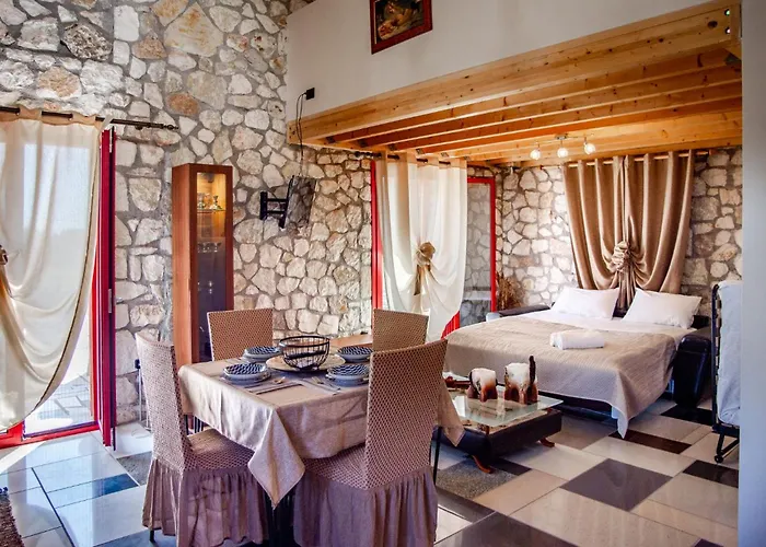 Anastasia Villa *